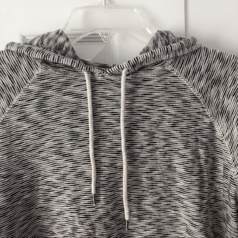 ⭐️ Aerie Stripe Hoodie - Picture 2 of 5